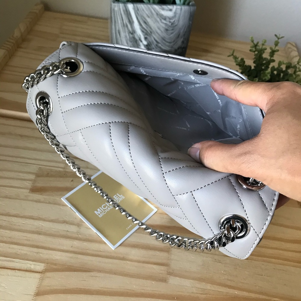 🌼Michael Kors Purse - Picture 8 of 14